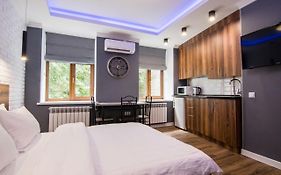 Vip Apartment Near Arena City